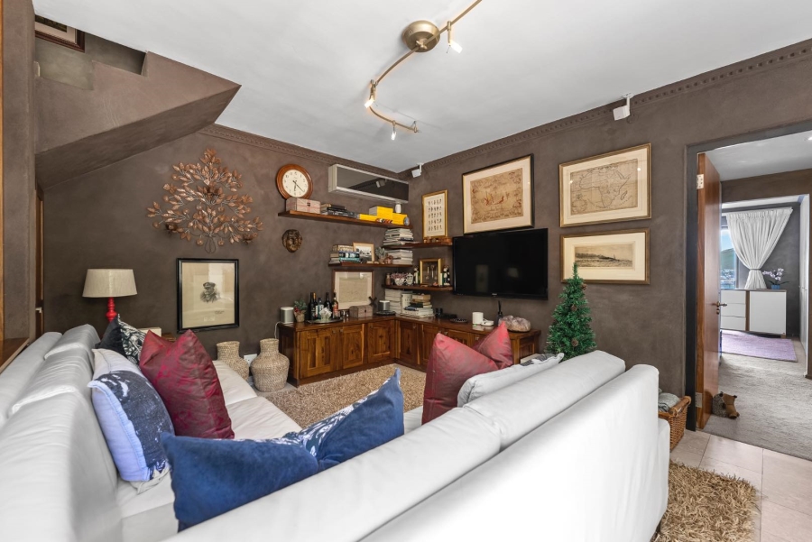 2 Bedroom Property for Sale in Tamboerskloof Western Cape